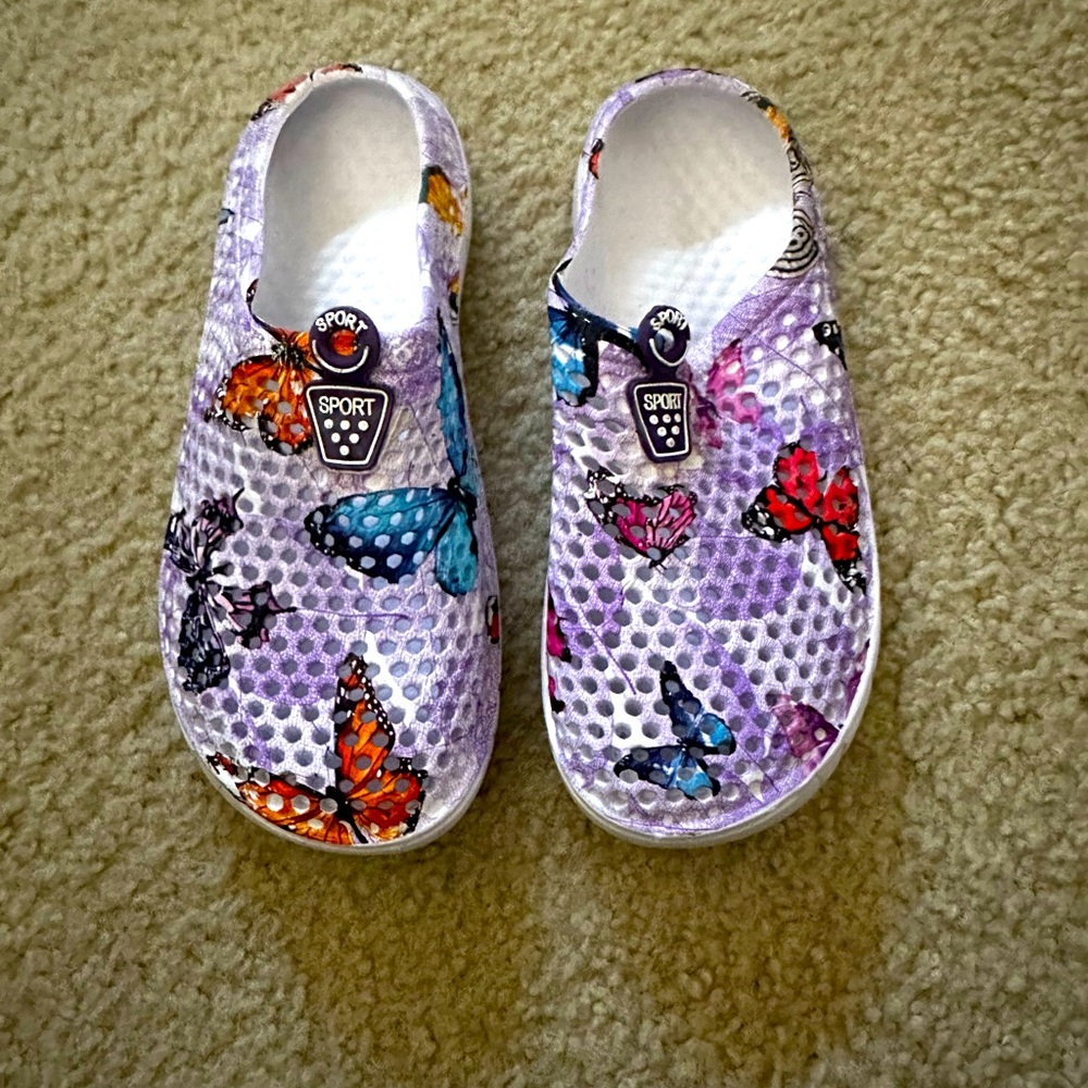 NEW Garden Butterfly Clogs